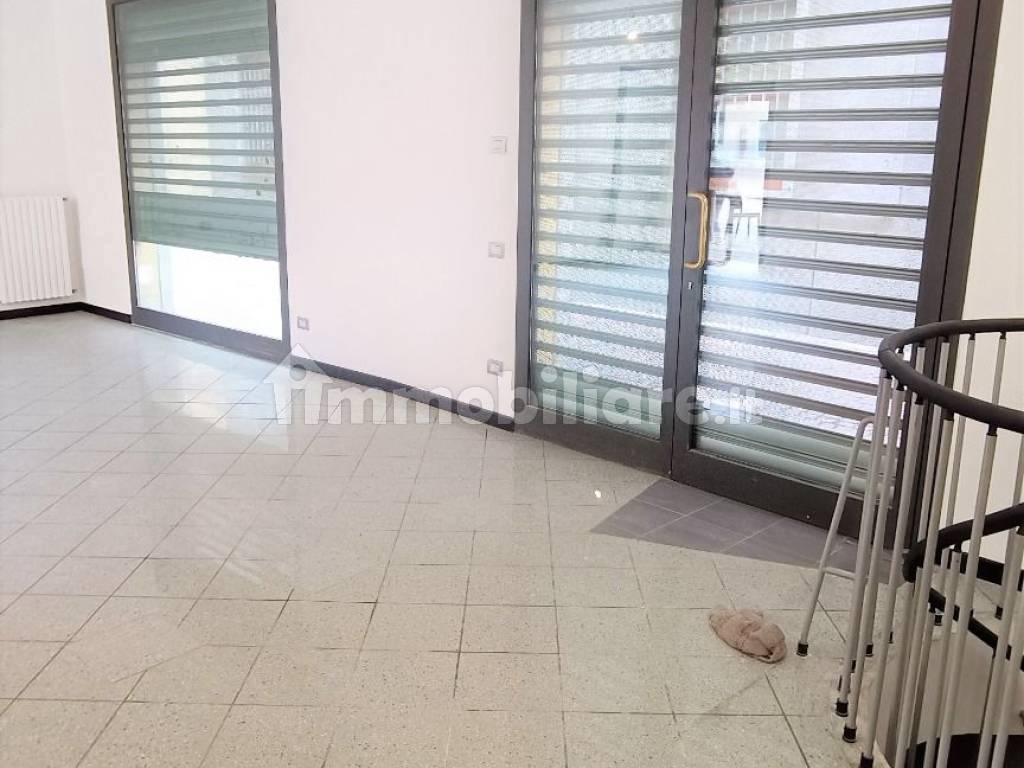 Locale commerciale via Gino Valagussa 2, Concorezzo, Rif. 103617656