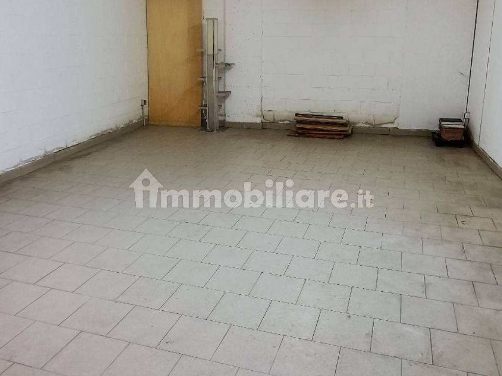 Locale commerciale via Gino Valagussa 2, Concorezzo, Rif. 103617656