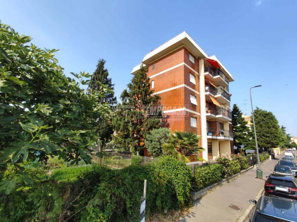 Magazzino Deposito via Giacinto Menotti Serrati 28, Milano, Rif