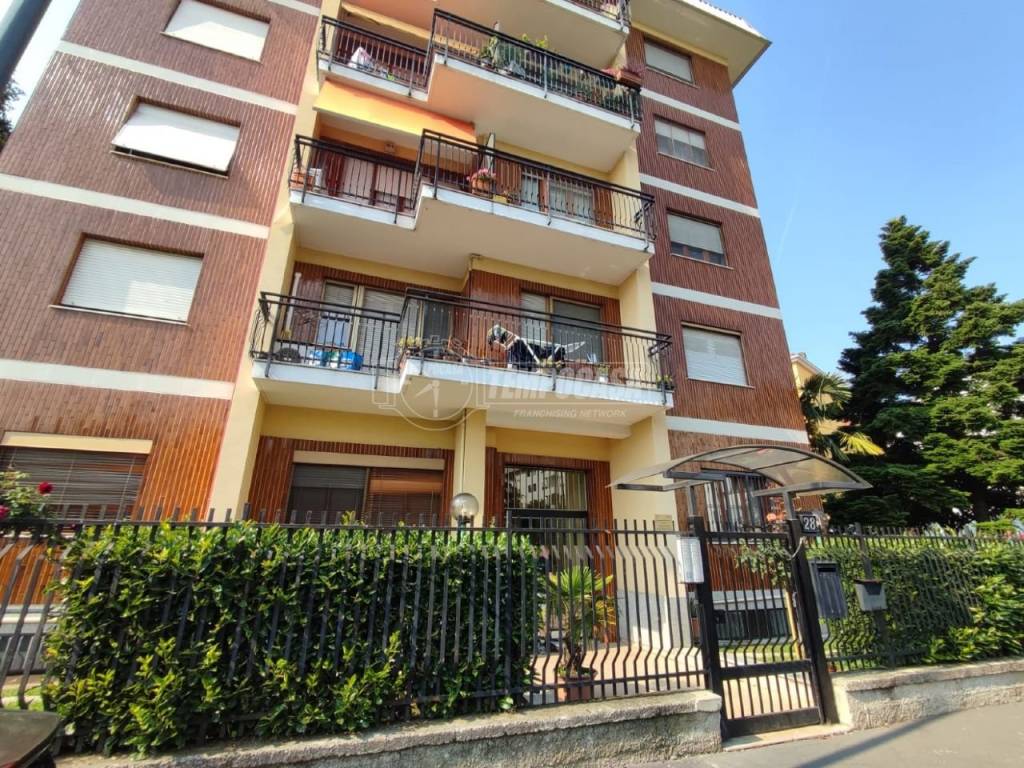 Magazzino Deposito via Giacinto Menotti Serrati 28, Milano, Rif