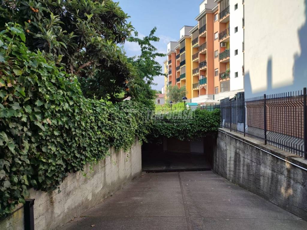 Magazzino Deposito via Giacinto Menotti Serrati 28, Milano, Rif