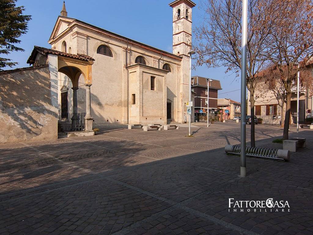 locale commerciale caronno