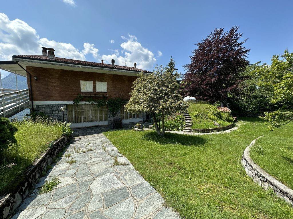 Lago Como Naggio Casa con Terrazzi e Vista Lago rid-3