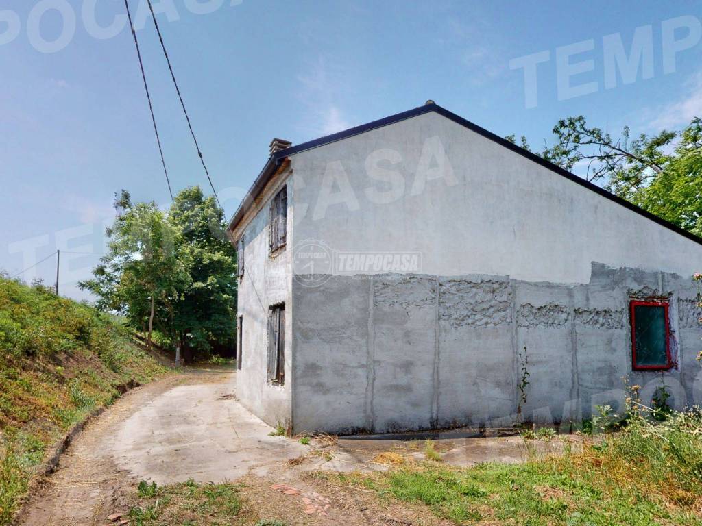 Terratetto unifamiliare via dazio 123, bondeno