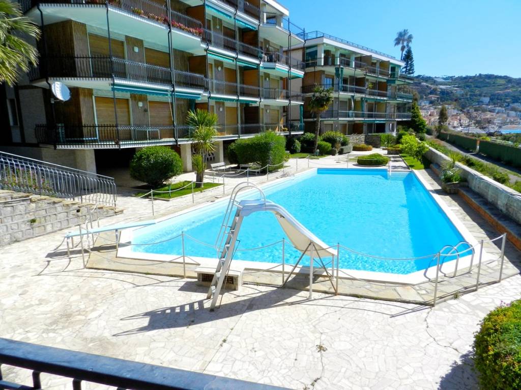 Piscina condominiale