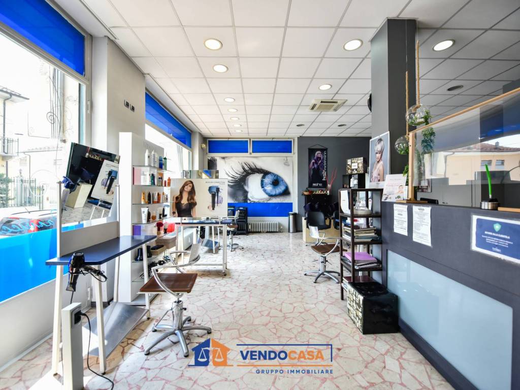 Locale commerciale strada revigliasco 37/a, testona - san michele, moncalieri
