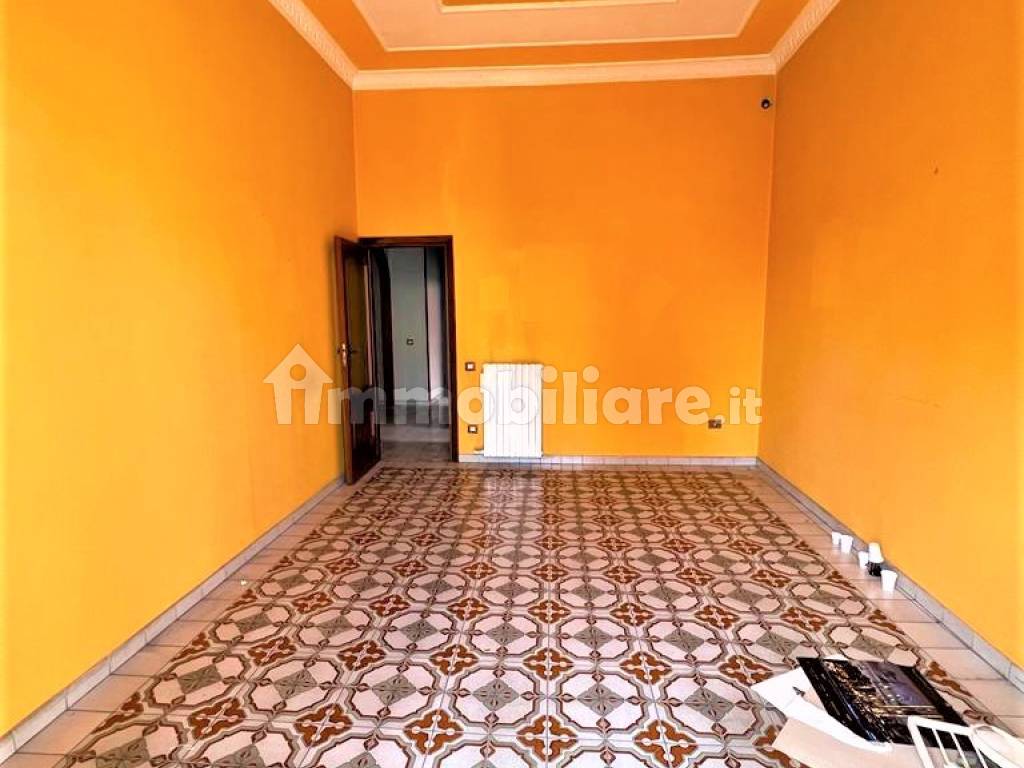 Affitto Appartamento Salerno. Trilocale in via dei Principati. Da