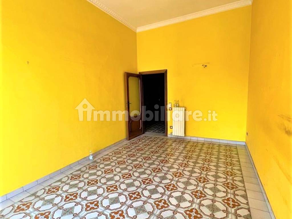 Affitto Appartamento Salerno. Trilocale in via dei Principati. Da