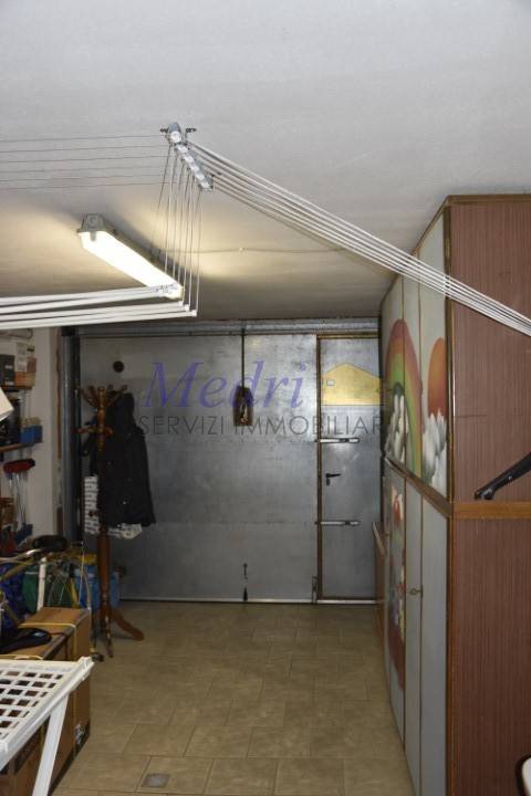 12.garage.JPG