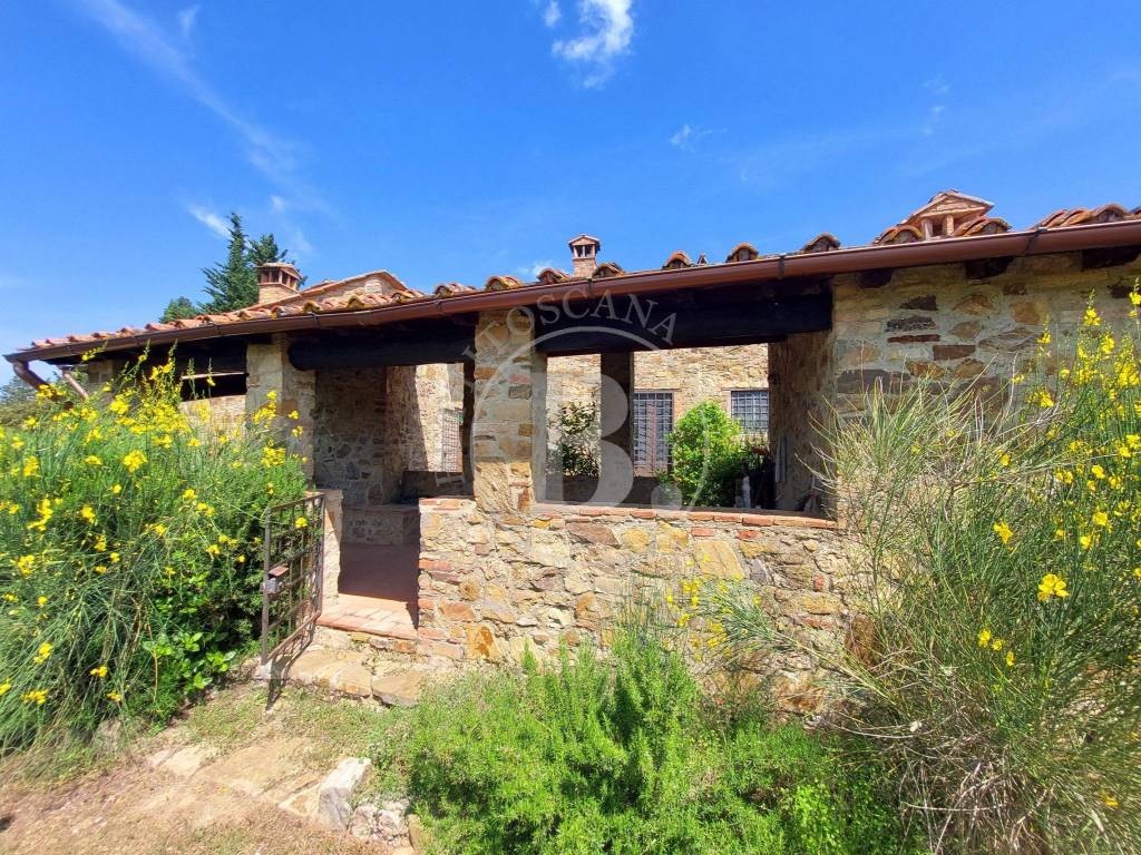 Affascinante appartamento con giardino e piscina