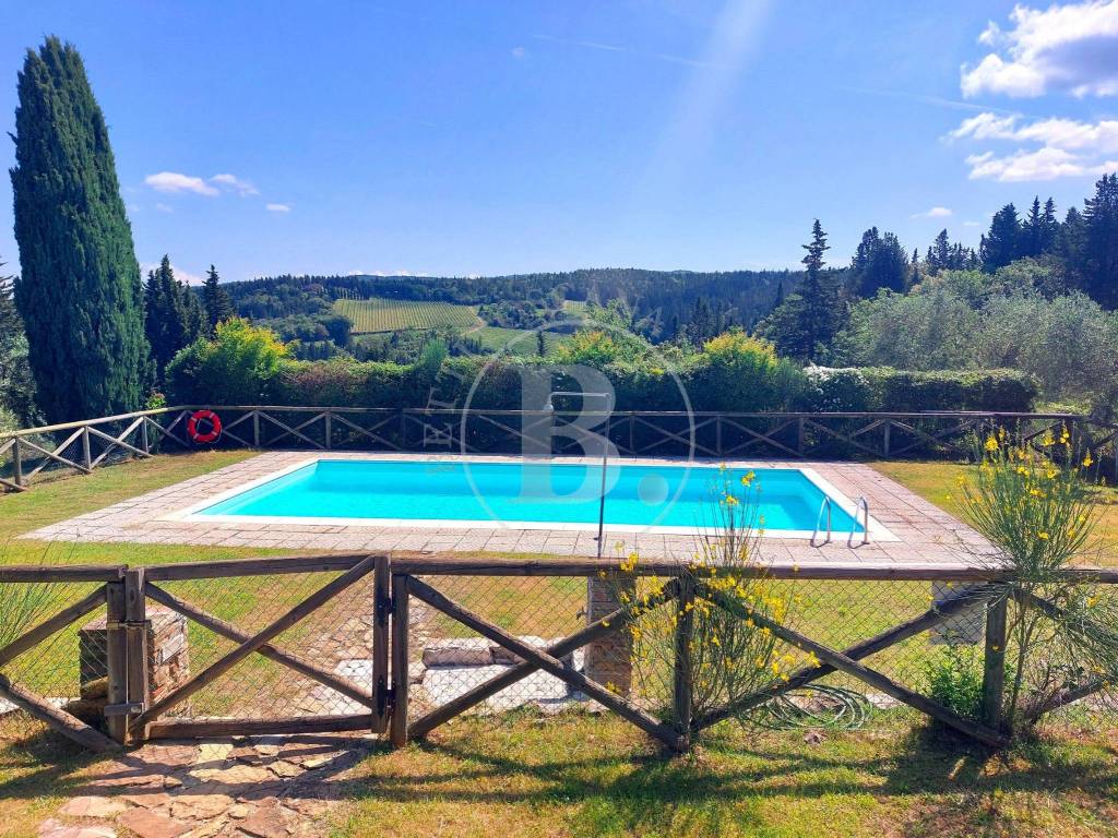 Affascinante appartamento con giardino e piscina