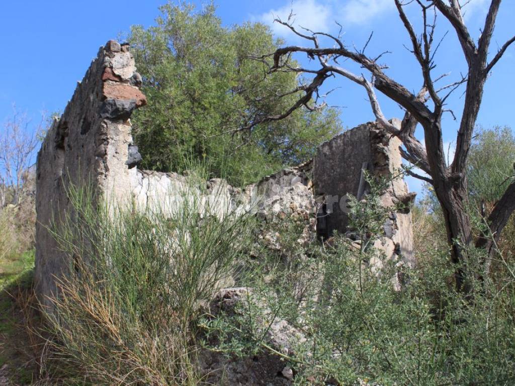 rudere,terreno