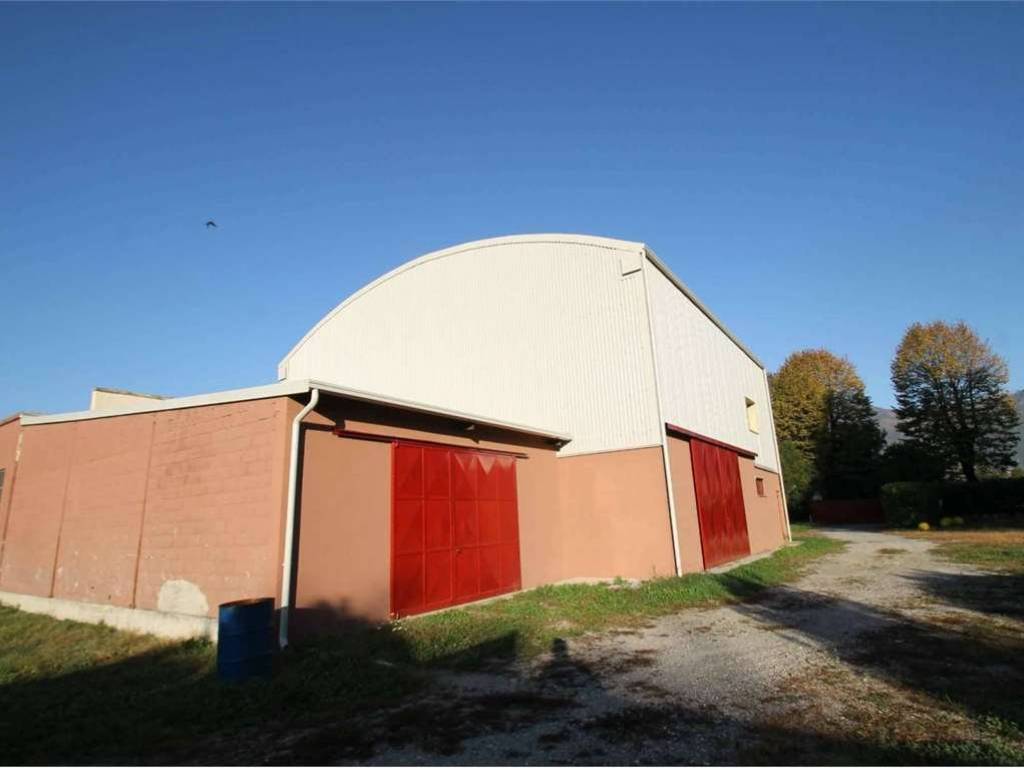 Capannone, centro, oggiono