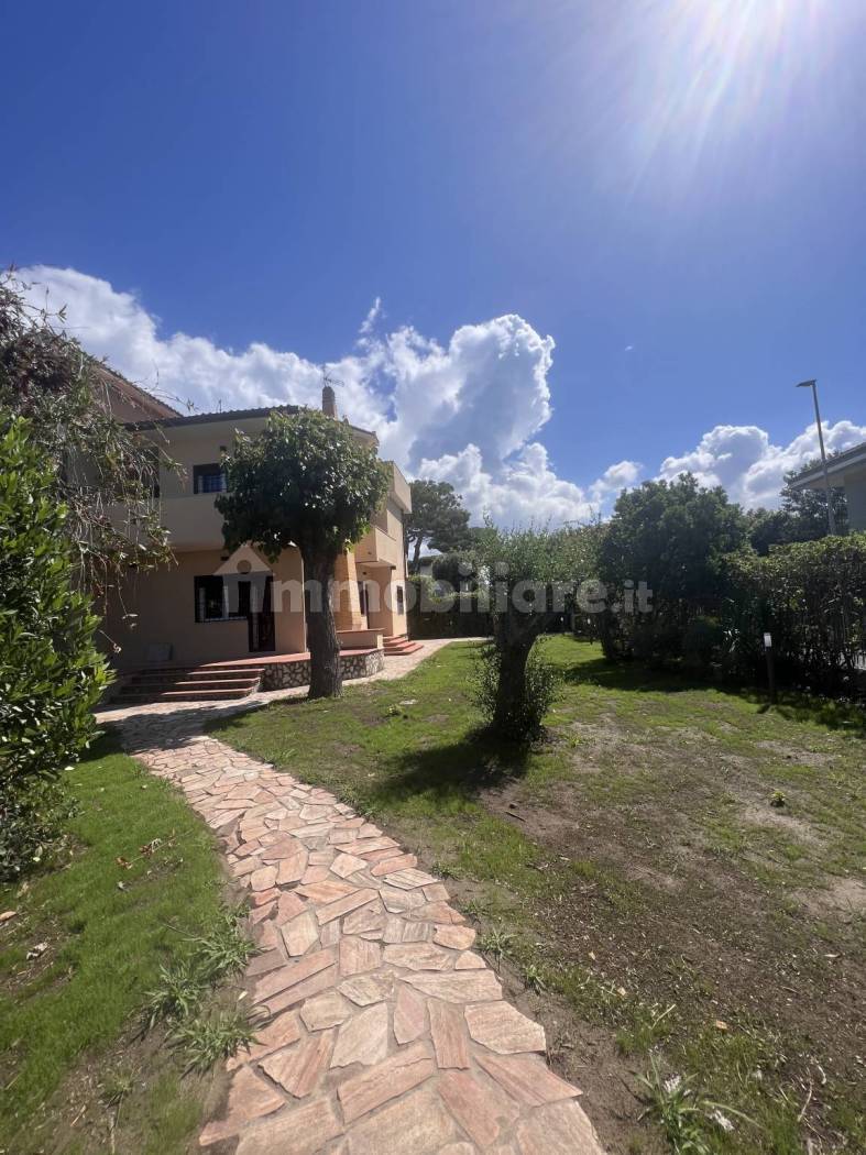 Villa in affitto a Fiumicino