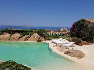 Seaview pool area