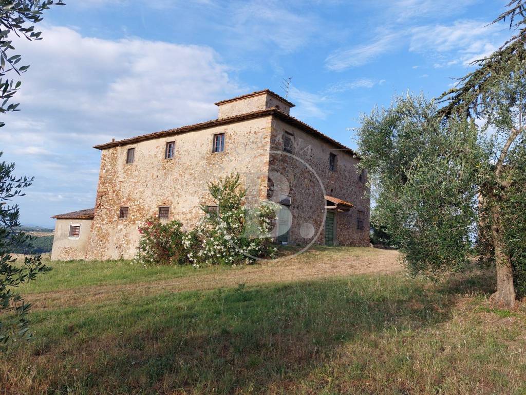 Chianti fiorentino, Casale toscano con fienile