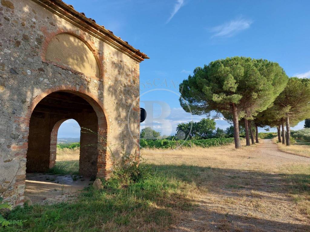 Chianti fiorentino, Casale toscano con fienile