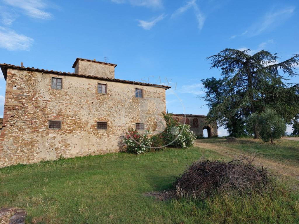 Chianti fiorentino, Casale toscano con fienile