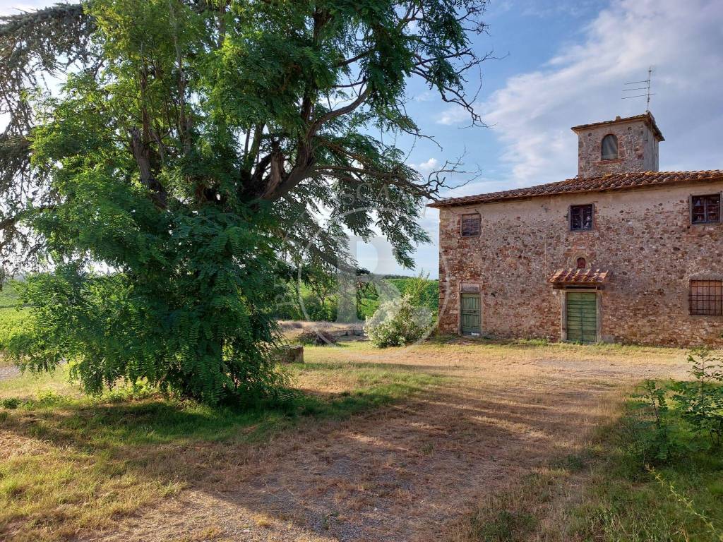 Chianti fiorentino, Casale toscano con fienile