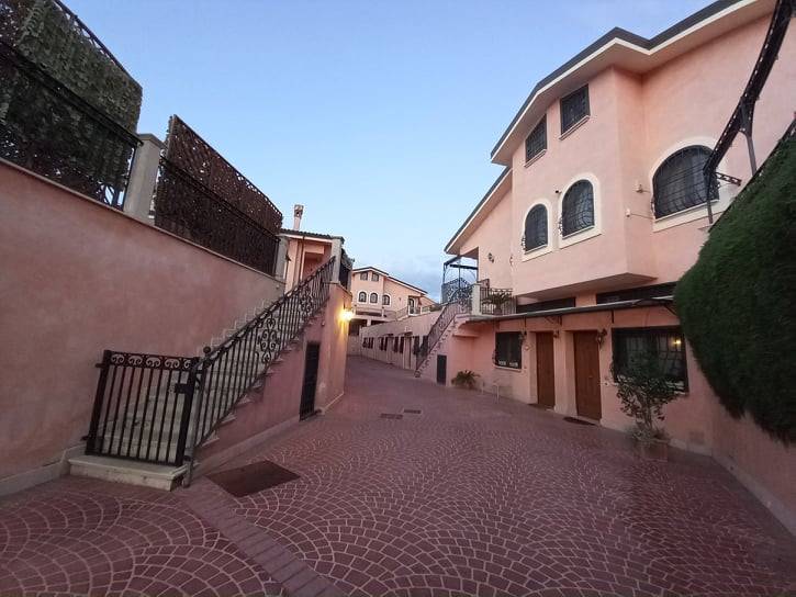 Bilocale via Anagnina 426, Morena, Roma