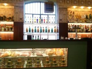 Fondazione-Prada-bar.jpg