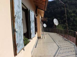 Dolceacqua liguria country house for sale le 45080