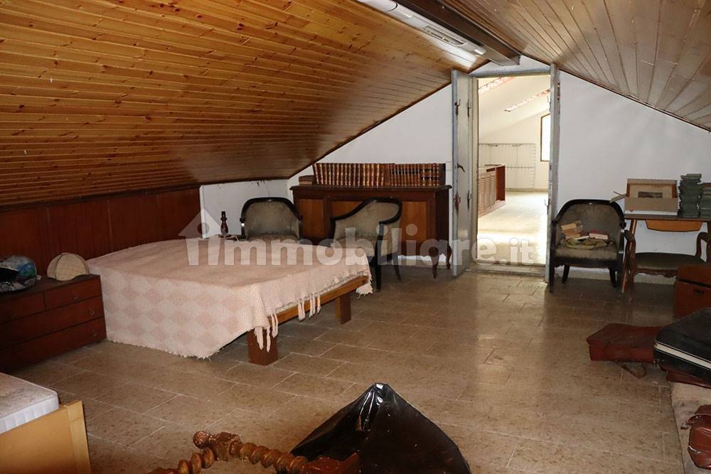 Dolceacqua liguria country house for sale le 45080