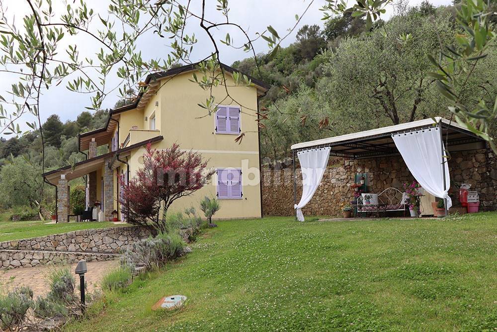 Dolceacqua liguria country house for sale le 45019