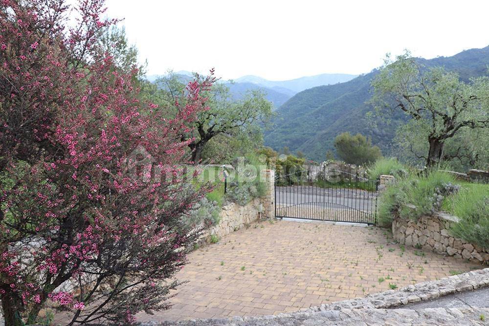 Dolceacqua liguria country house for sale le 45019