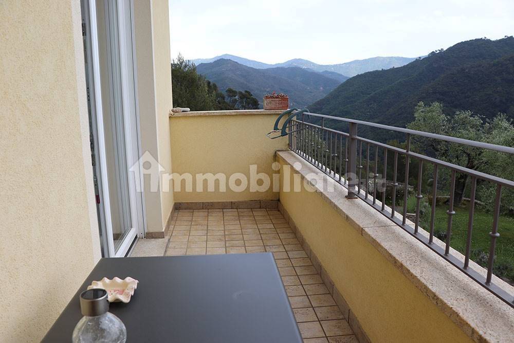 Dolceacqua liguria country house for sale le 45019