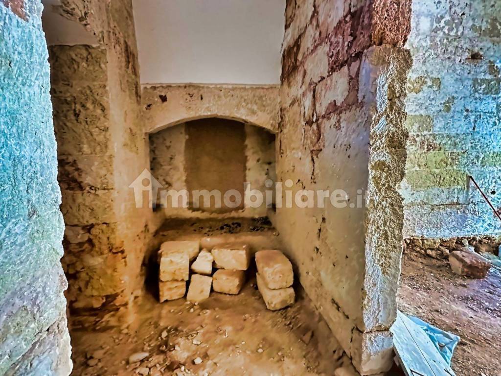 Disimpegno con camino