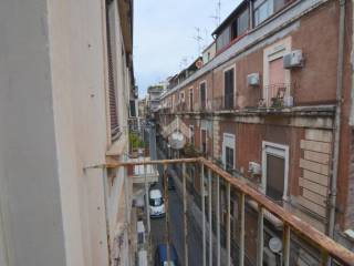 balcone su via Francesco Cilea