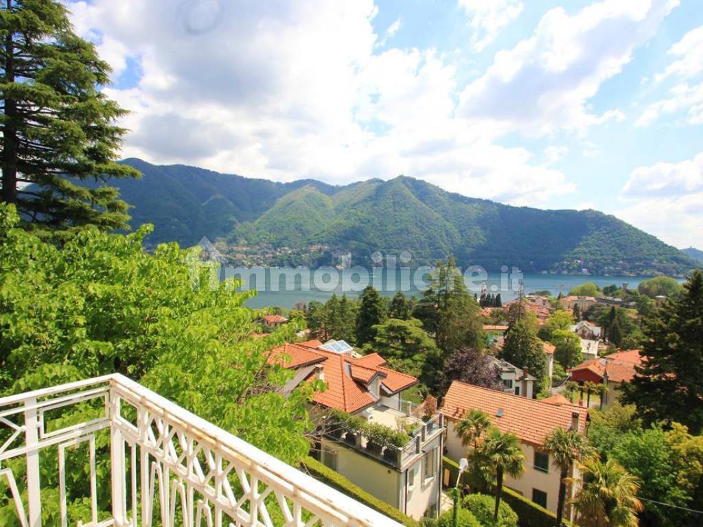 Villa a Cernobbio con vista lago