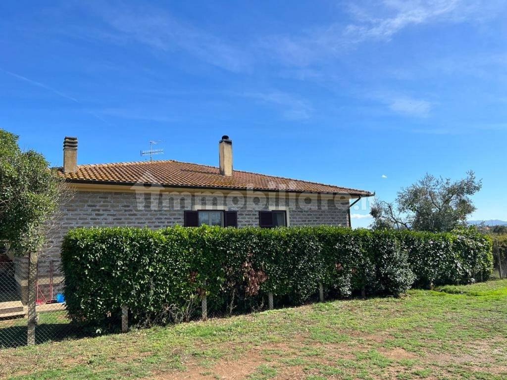 per piscina o campi da tennis