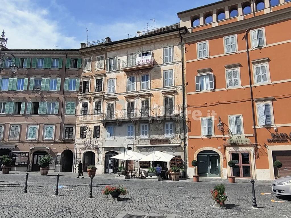 PIAZZA CAVOUR