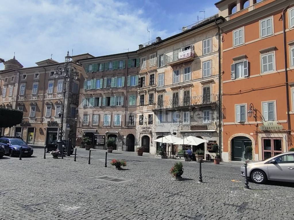 PIAZZA CAVOUR