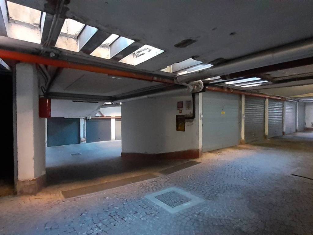 Garage - box via francesco brioschi 45, pezzotti - meda, milano