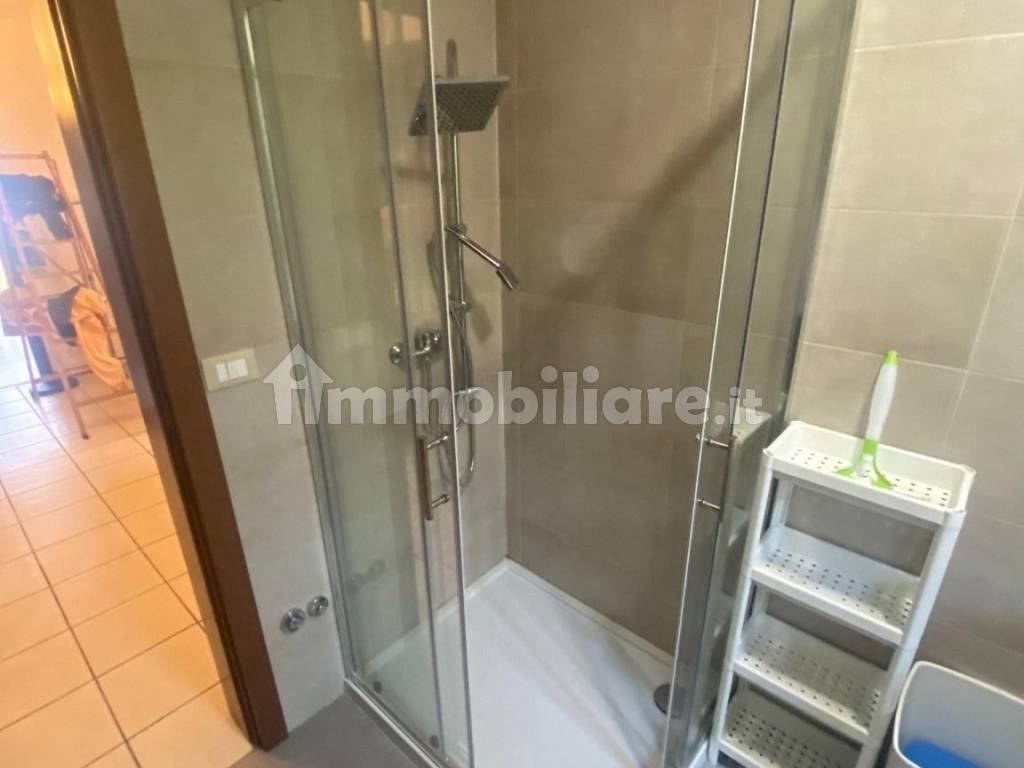 bagno finestrato doccia