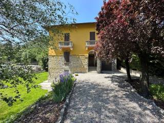 Foto - Vendita villa con giardino, Valbrona, Lago di Como