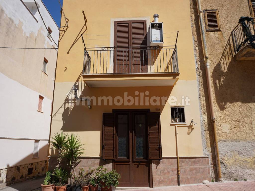 Vendita Terratetto unifamiliare in via San Domenico Cinisi. Buono stato