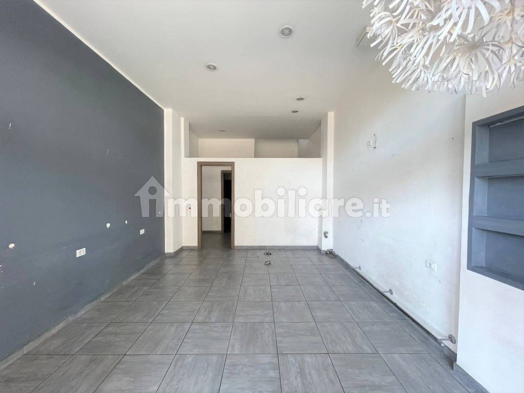 Locale commerciale via Bassano del Grappa 35, Ravenna, Rif. 104065355