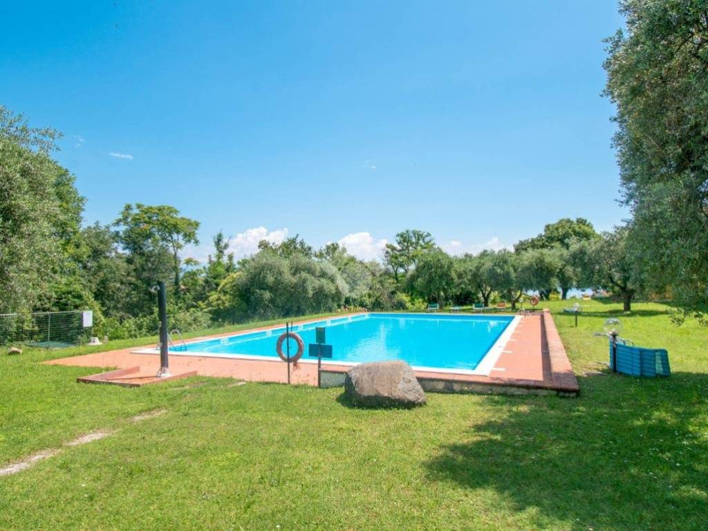 parco e piscina