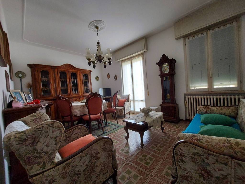 Quadrilocale via antonio fratti, pantano, pesaro