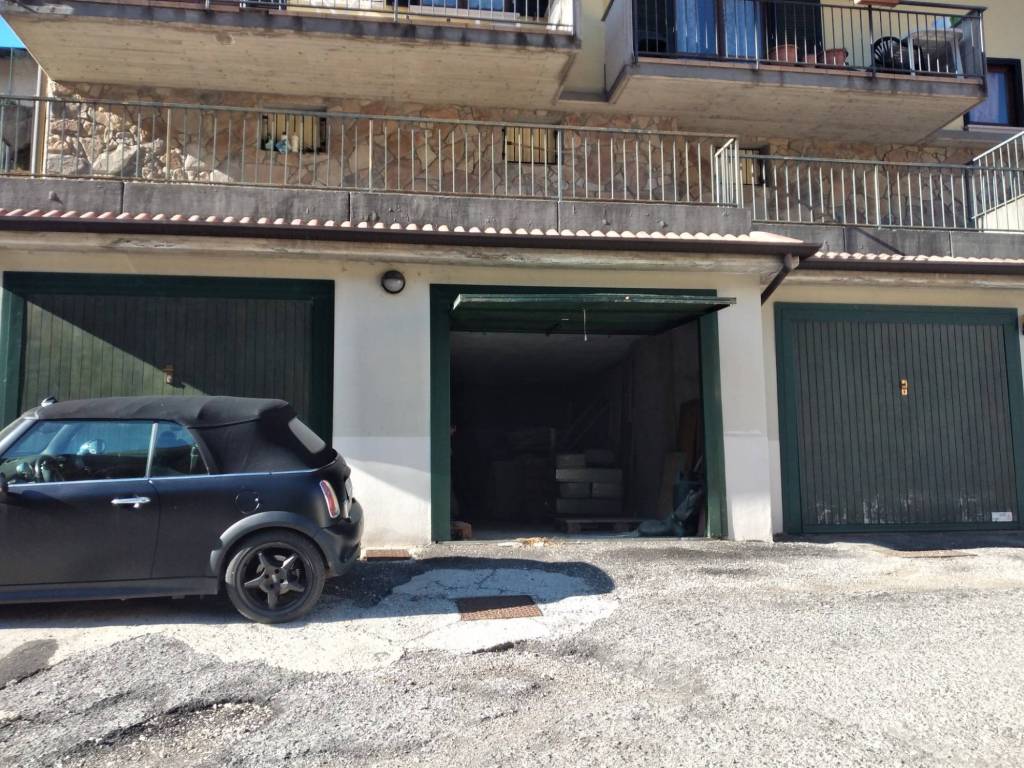 Garage - box via ottorino garosio, vestone