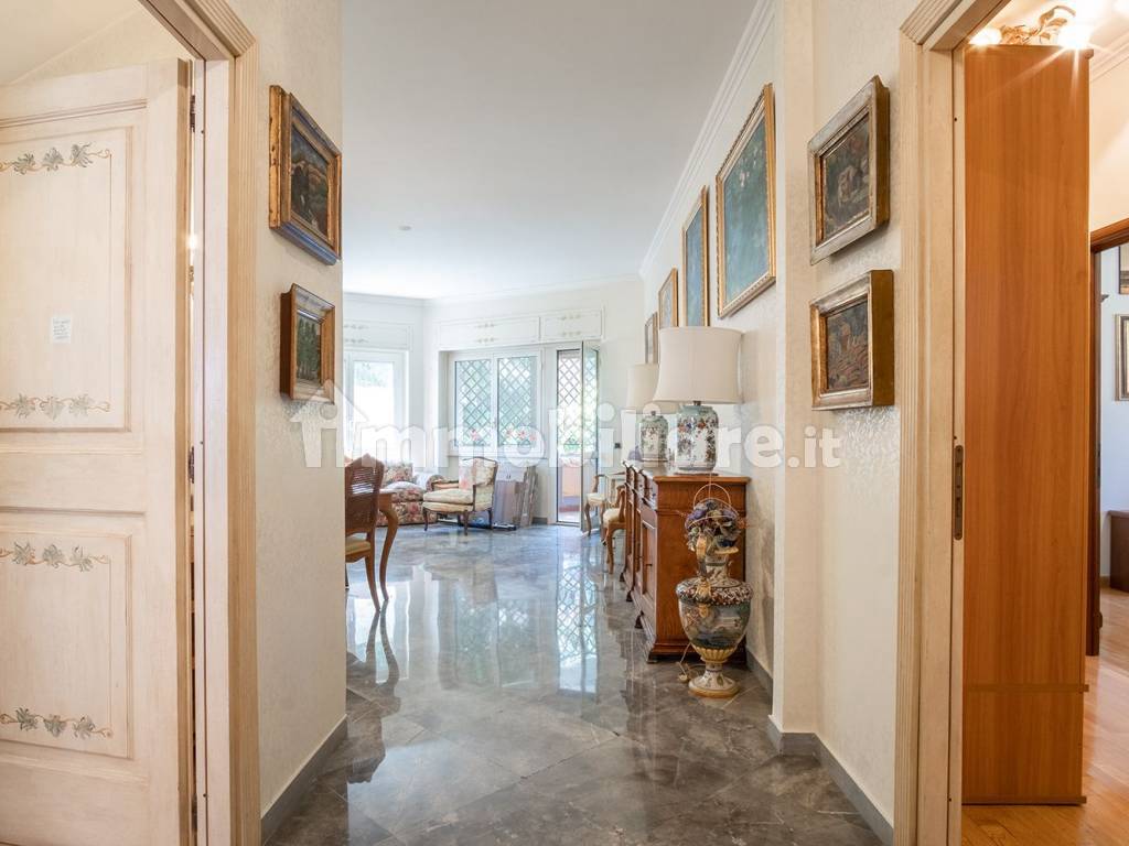 Vendita Appartamento Roma. Quadrilocale in via Casale Ghella 45. Buono ...