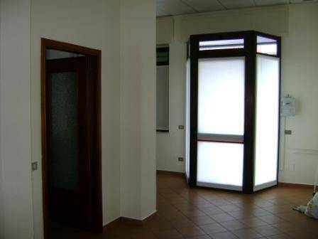Ufficio - studio in affitto, semicentro, vigevano