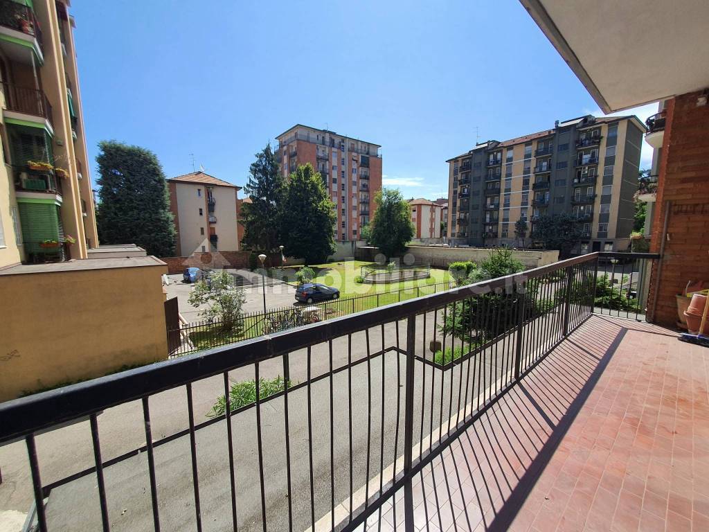 Vendita Appartamento Milano. Trilocale in via