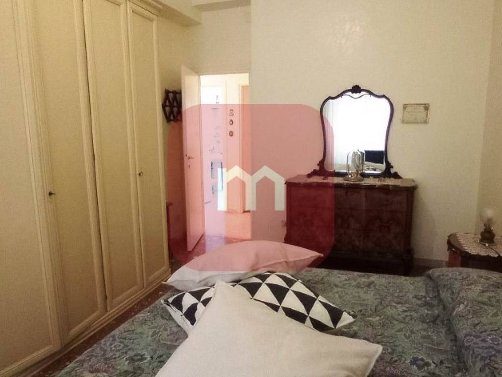 Vendita Appartamento Roma. Trilocale in via Calpurnio Pisone. Piano