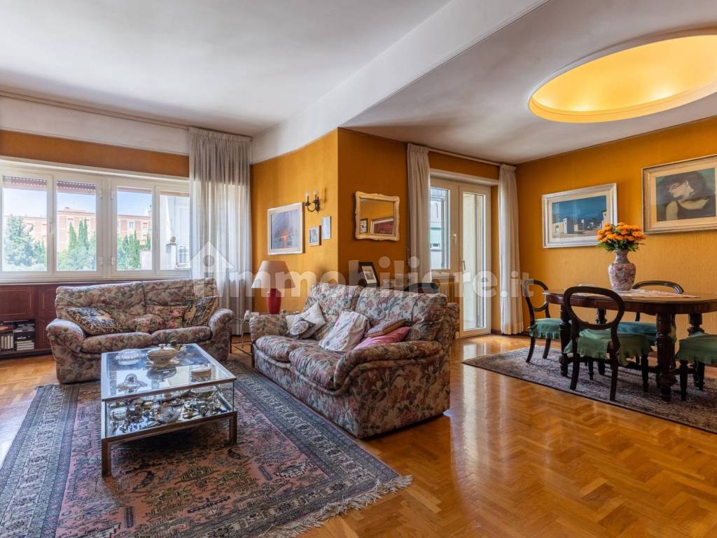 Vendita Appartamento Roma. Quadrilocale, Buono stato, quarto piano, con ...