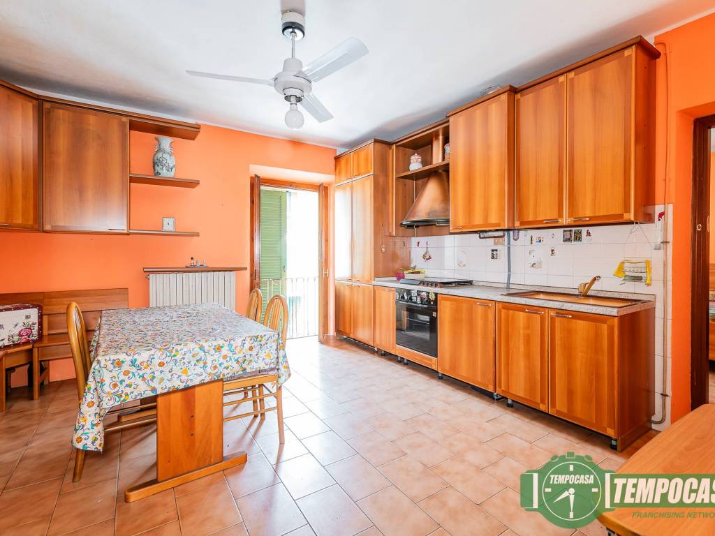 Sale Apartment Melegnano. 3-room flat in via Giuseppe Dezza 40. To be  refurbished, second floor, with balcony, independent heating, ref. 104054779